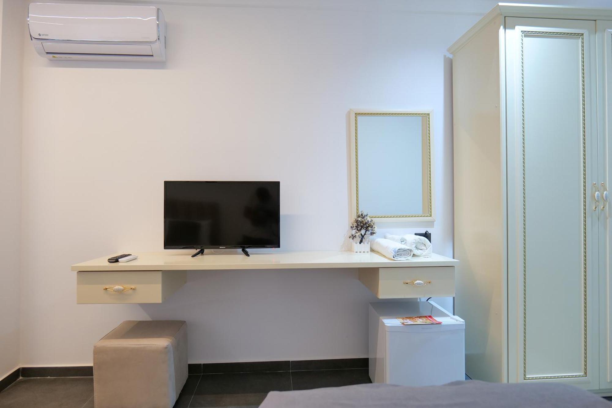 Hotel Celaj วญอเรอ ภายนอก รูปภาพ