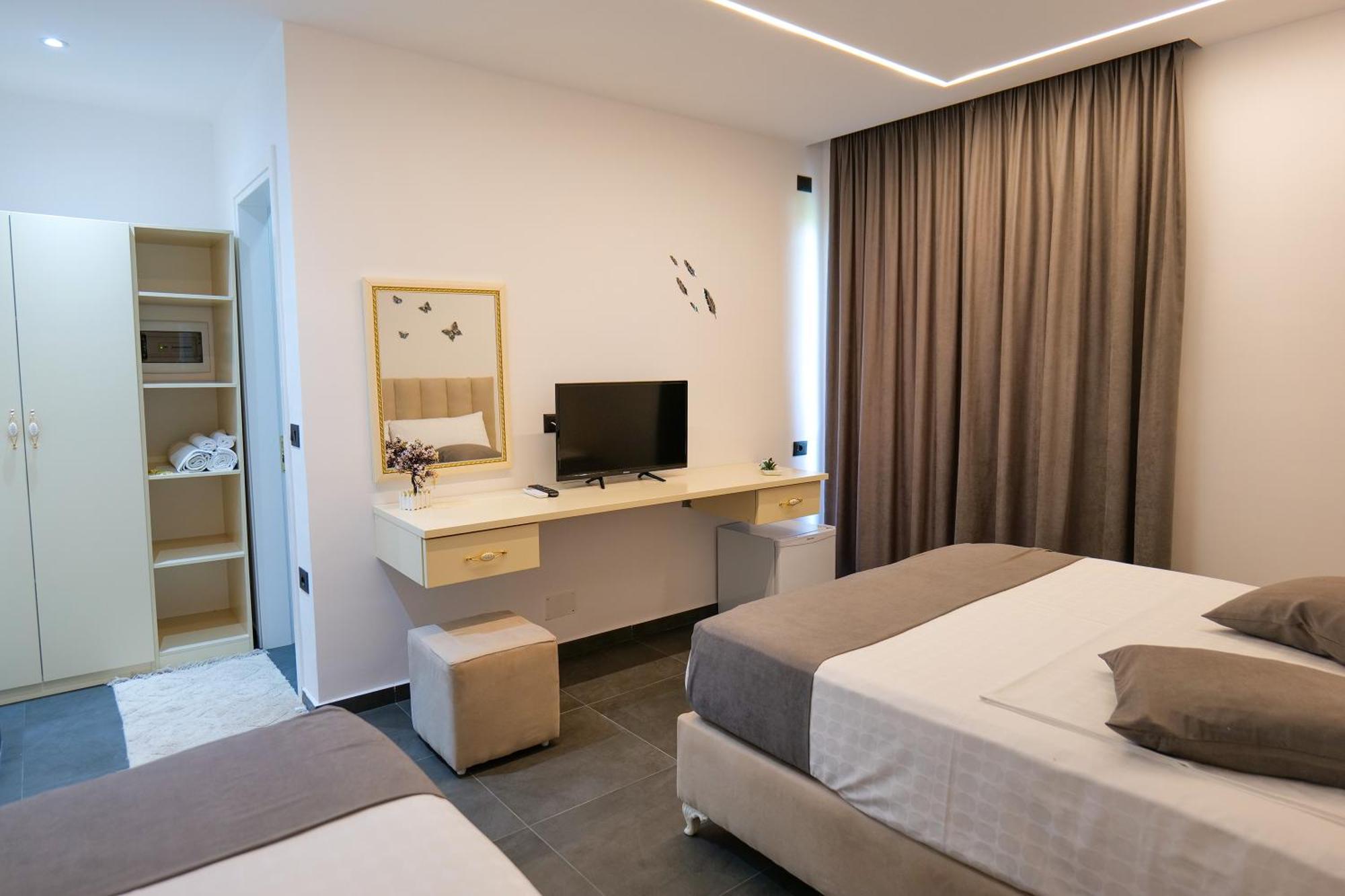 Hotel Celaj วญอเรอ ภายนอก รูปภาพ