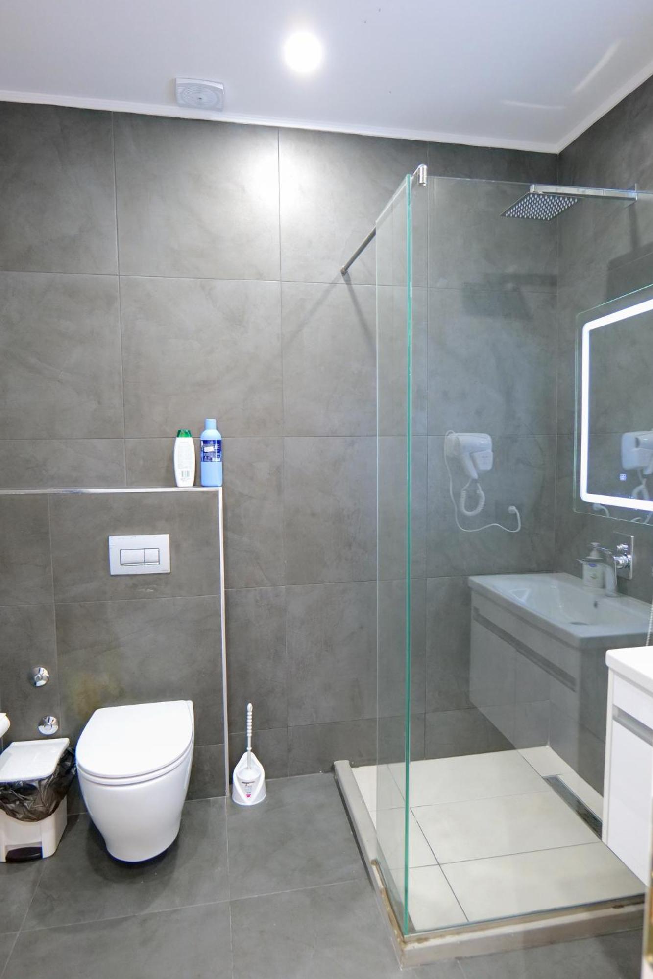 Hotel Celaj วญอเรอ ภายนอก รูปภาพ