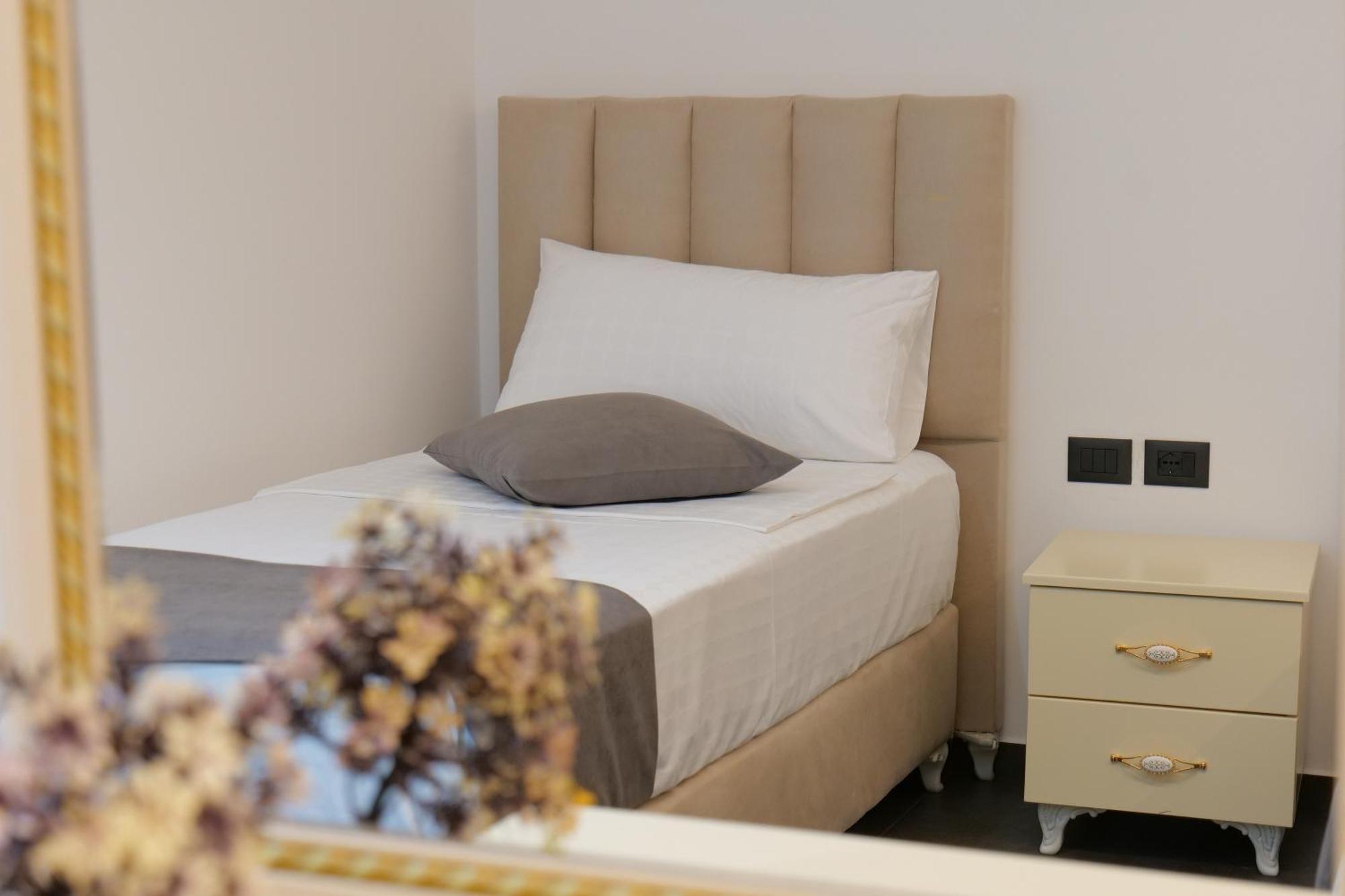 Hotel Celaj วญอเรอ ภายนอก รูปภาพ