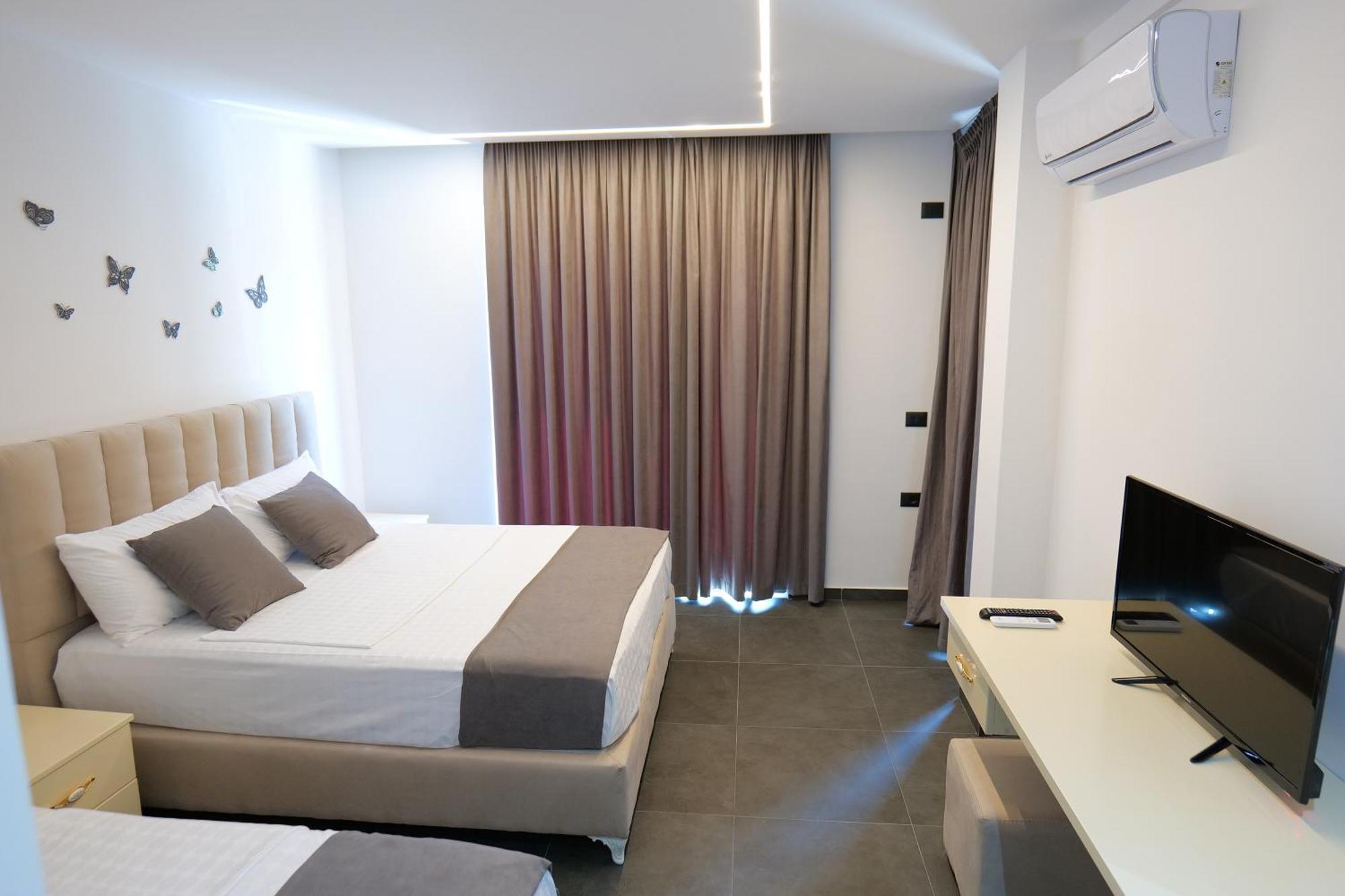 Hotel Celaj วญอเรอ ภายนอก รูปภาพ