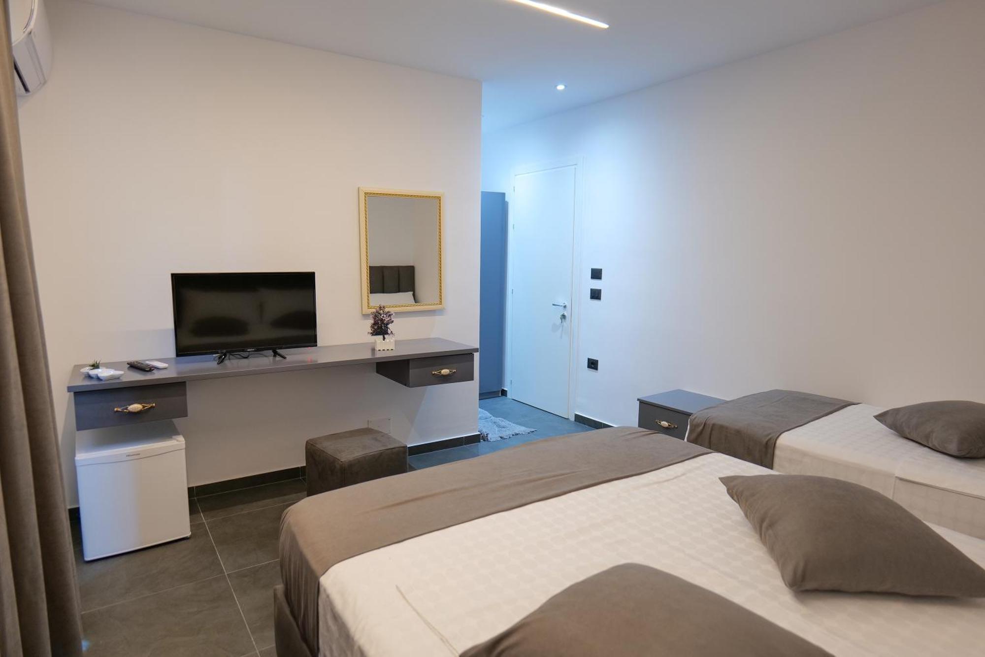 Hotel Celaj วญอเรอ ภายนอก รูปภาพ